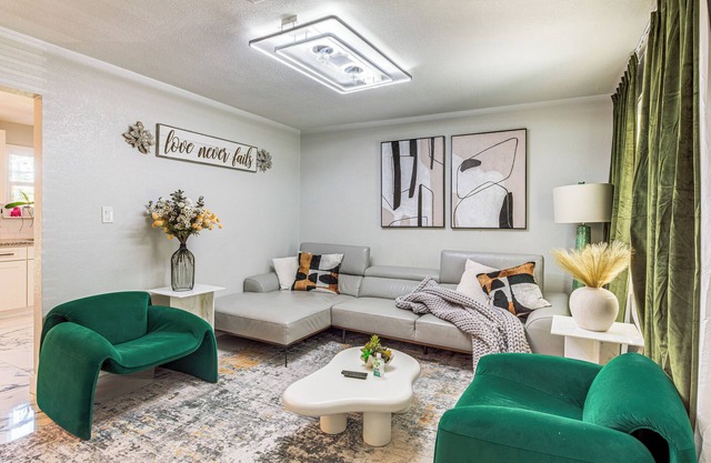 3 Mi to Lake Arlington: Pet-Friendly Home!