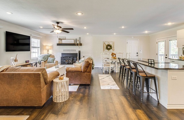 3 Mi to Lake: House w/Fire Pit in Mountain Home!