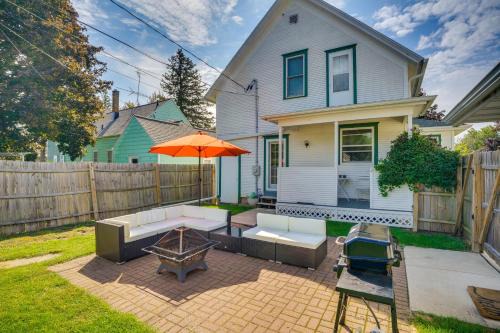 3 Mi to Road America Spacious Elkhart Lake Home!