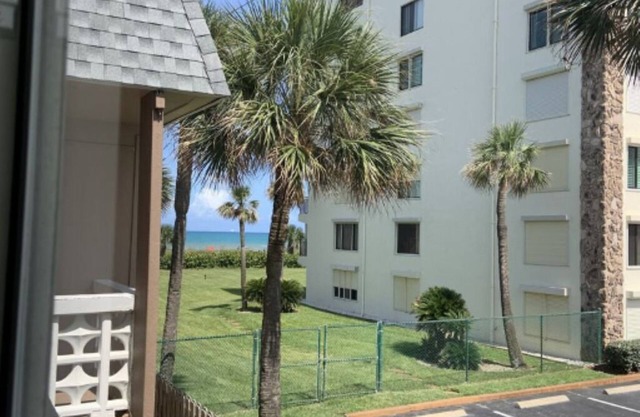 3-minute walk to private Beach - Recently Updated! In-unit Washer & Dryer