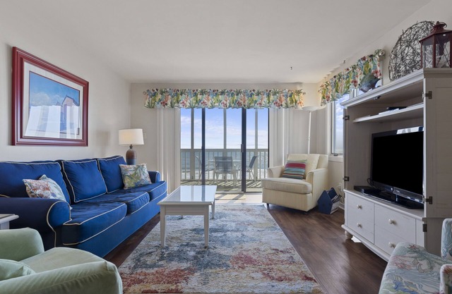 3 NIGHT MINIMUM SUMMER SPECIAL! GREAT FOR GUEST WHO CAN'T STAY A WEEK!