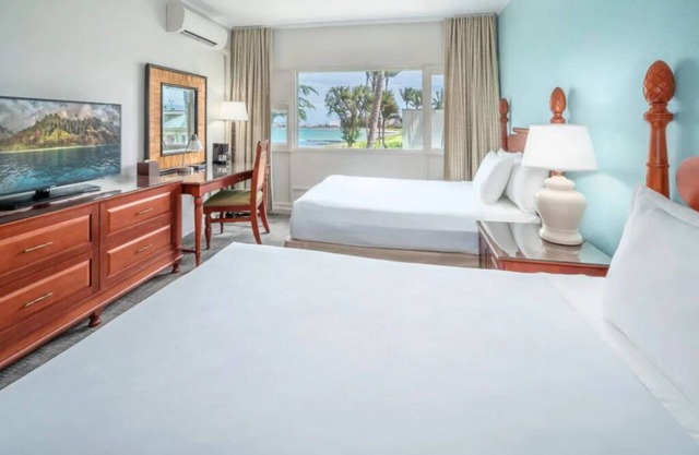 3 Oceanview Room Ideal for Family Beachside Relaxation | Near Kanaha Beach Park