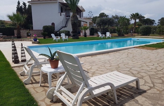 3-Sea house with pool near Cefalù