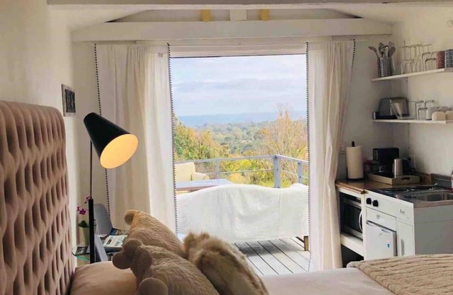 30% OFF! Malibu Charming Suite Ocean View King Bed