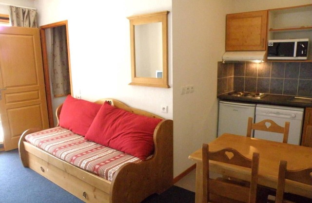 300m from ski lifts, sauna, hammam, balcony, parking, tv, 50m², Vaujany