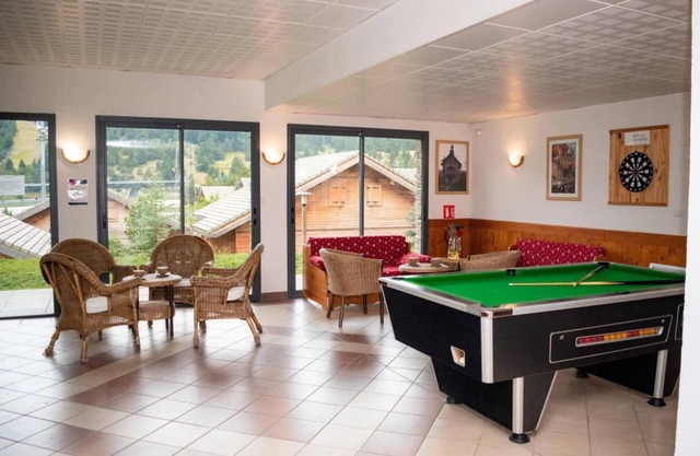 300m from ski slopes, 3rd floor, view mountain, fitness, swimming pool, sauna, balcony, parking, tv