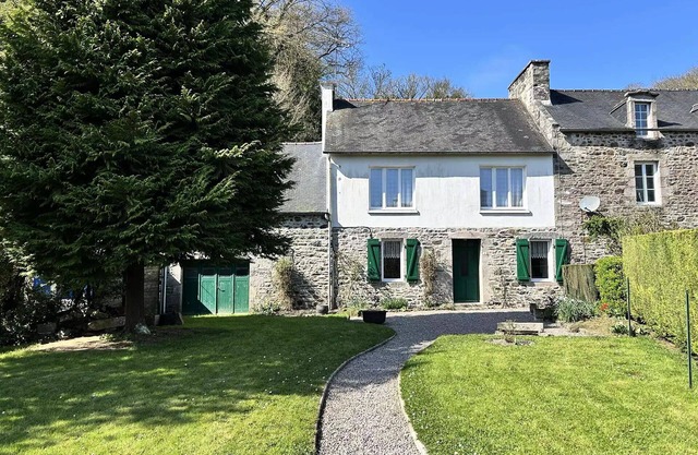 309 - Charming family home in the heart of the village of Port-à-La-Duc