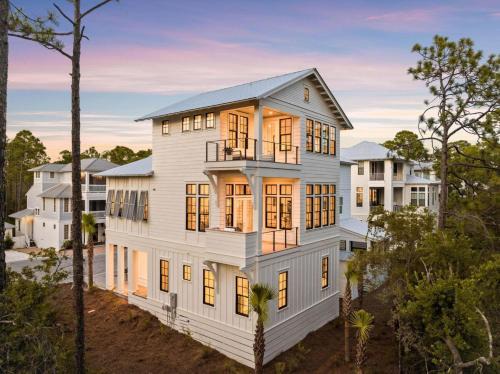 30A Beach House - Mia's Beach House at Treetop by Panhandle Getaways