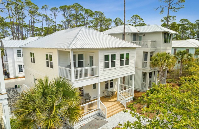 30A Beach House - Sleeps 20, Pet Friendly, Beach, Pool, 4 Bikes Incl, Free Golf