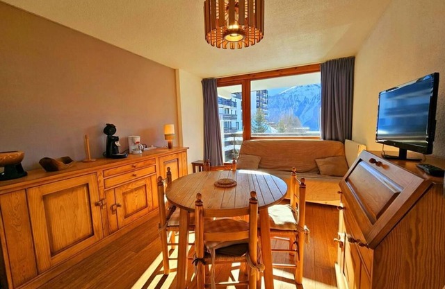 30m from ski slopes, 3rd floor, balcony, tv, ski locker, 30m², Peisey-Vallandry