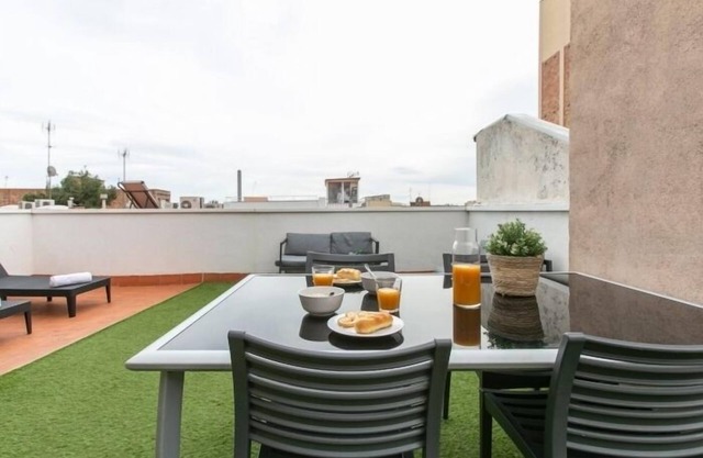 31 Sunny penthouse in the heart of Gracia with a spacious terrace