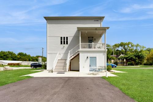 31811 Leaf Lane