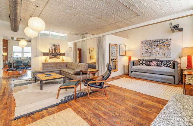 33 Carolina Lan: High Design Loft on Historic Downtown Alley + Free Parking