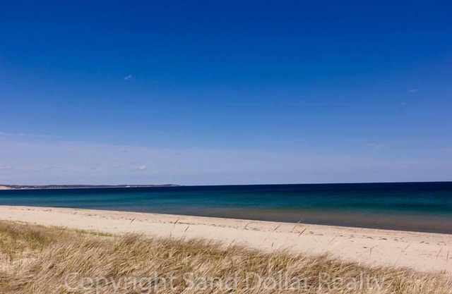 343 Phillips Rd - Oceanfront Sagamore Beach Cottage, Pet-Friendly, Central A/C