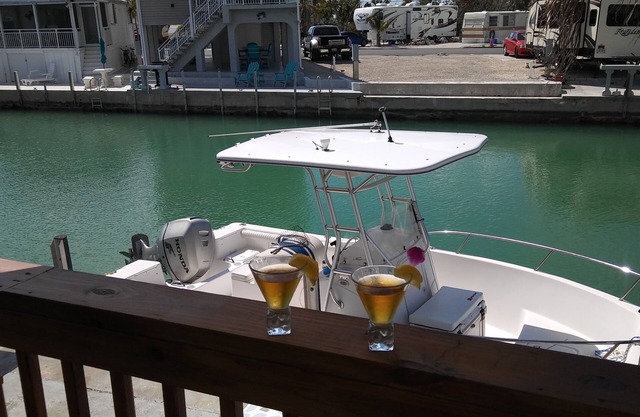 35' Seawall Sparkling , 30min from Keywest, WIFI, BBQ Grill, Pool