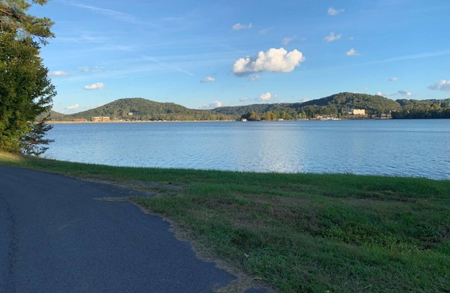 350 YARDS TO BOAT RAMP, CLOSE TO EVERYTHING