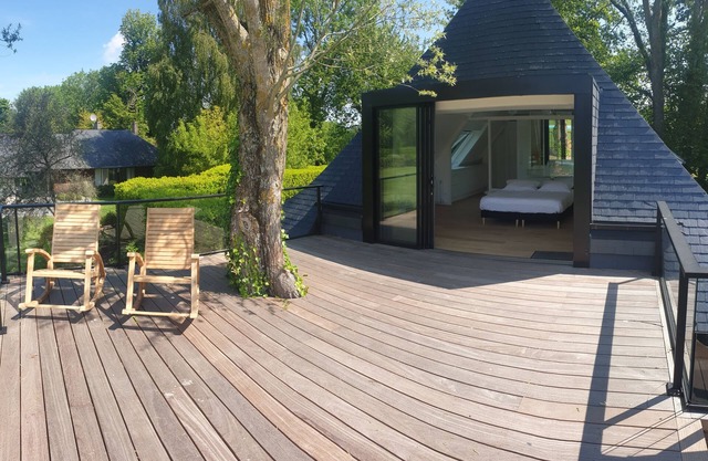 350m² contemporary house with heated pool, jacuzzi and tennis court