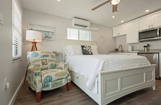 3B Newly Renovated Studio at Coastal Cottages!