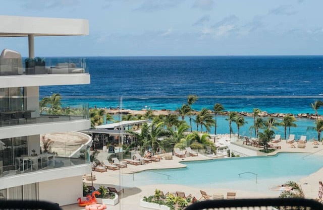 3BD Penthouse w/Jacuzzi ONE Mambo 40 by Bocobay
