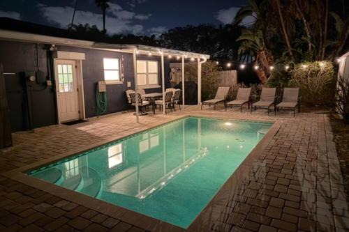 3Bed2Bath Clearwater Beach Vacation Home with Heated Pool