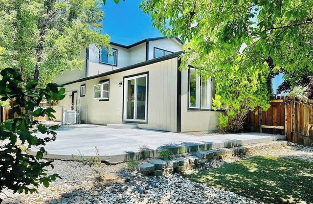 3Bedroom/2.5Bath/Pets OK/Sleeps11
