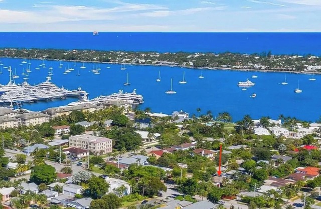 3Bedroom home w/Hot Tub, Downtown West Palm Beach across from Palm Beach Island