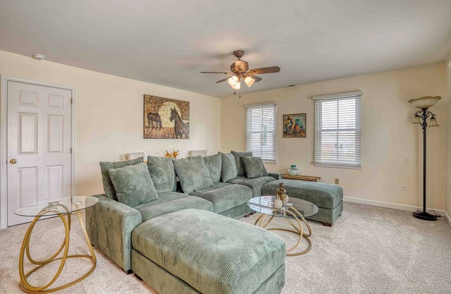 3Br/1Ba Pondview Langsdale House - A Historic Stay with Heart