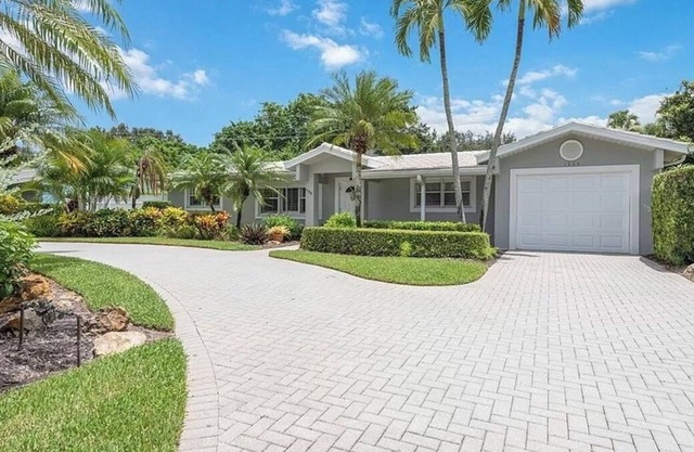 3Br/2Bath Coquina Sands Pool home - walk/bike to beach and town