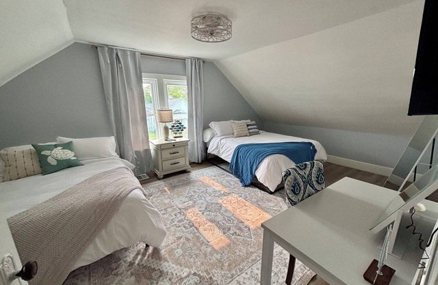 3BR, 4-Bed Home in Port Clinton