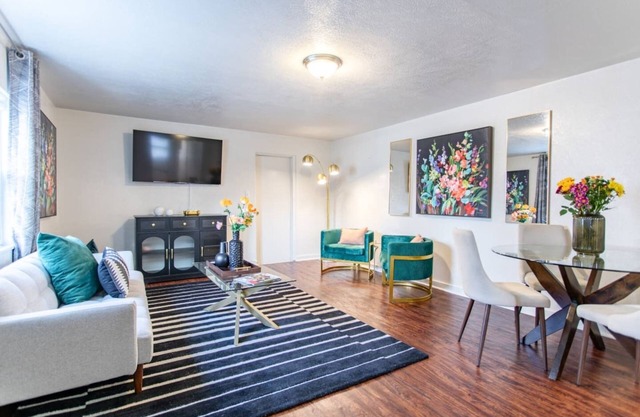 3BR Home | 2-Designated Parking | Up To 10 Guests