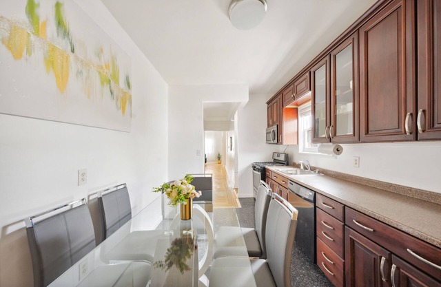 3BR Luxury Retreat with Easy Parking