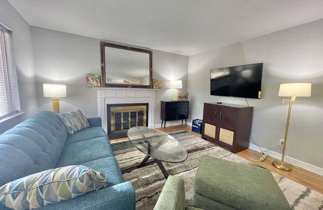 3BR Mid-Century Modern in Downtown Cary!