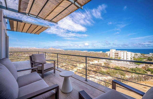 3BR Penthouse/private rooftop with plunge pool