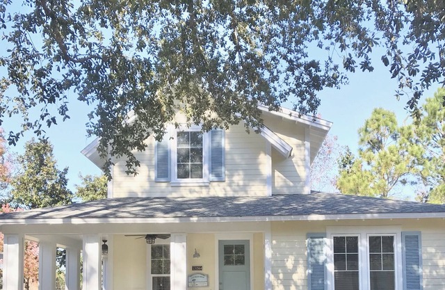 3Br3BaCottage onGolfCrs,6SeatGolfCart6Bikes.Laurel GroveSandestinFamilyPerfect
