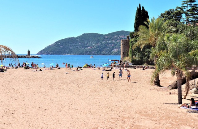 3p30 Beautiful bright 3-room apartment by the sea