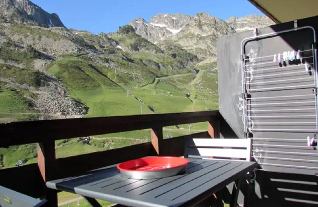 4/5 person studio at the foot of the slopes