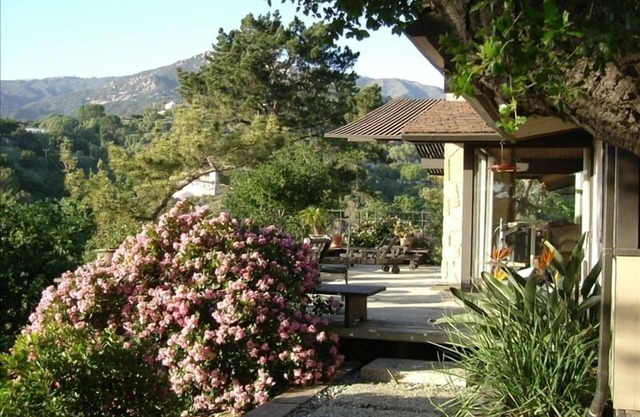 $4,500.00/Month - Nature Lovers Glass House with Unlimited Views!