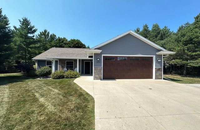 4 bed 3 bath - Gibraltar Pines Road, Fish Creek