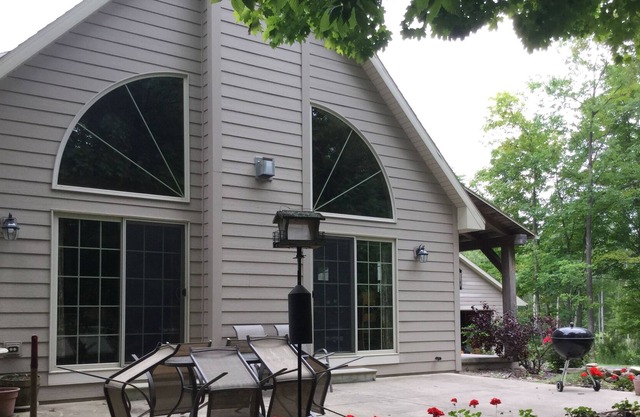 4 Bedrm, 3 Bath! Between Sister Bay & Ellison Bay.