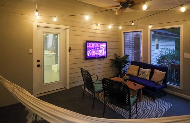 4-bedroom, 2-bath home, ideal for families, boaters, and sports enthusiasts