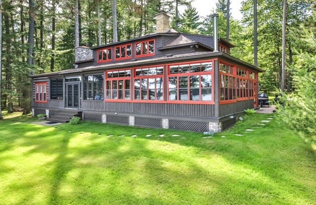 4 Bedroom, 4 Bath Remodeled Historical Home Located On Lake Minocqua