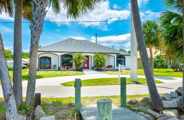4 Bedroom 620499 by Houzlet