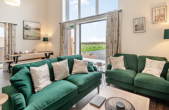 4 bedroom accommodation in Little Steeping