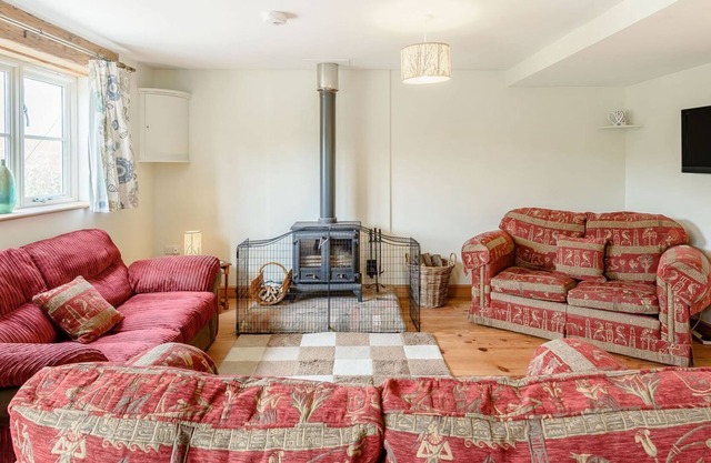 4 bedroom accommodation in Burgh Le Marsh
