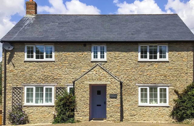 4 bedroom accommodation in Bothenhampton, near Bridport