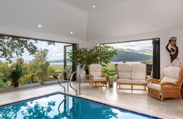 4 bedroom accommodation in Arthog, near Dolgellau