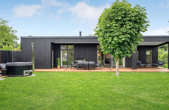 4 bedroom amazing home in Odder