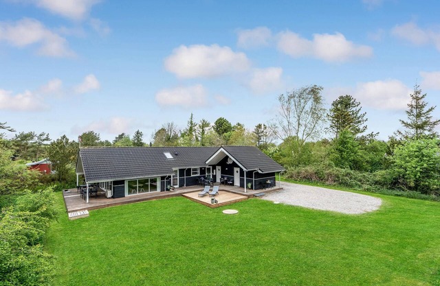 4 bedroom cozy home in Løgstør