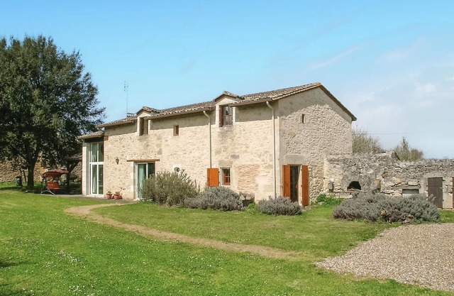 4 bedroom gorgeous home in Montpeyroux