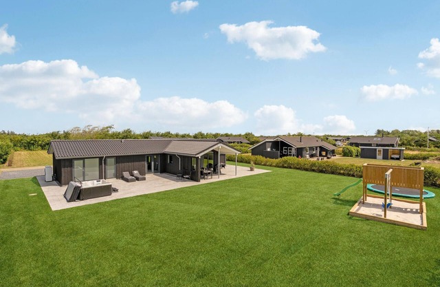 4 bedroom gorgeous home in Tarm